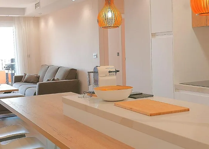 Апартаменты Beautiful Penthouse On Golden Mile, Near