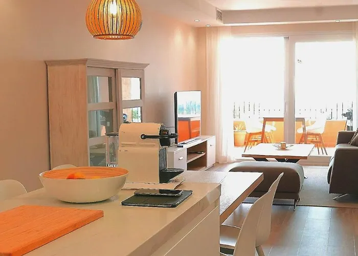 Апартаменты Beautiful Penthouse On Golden Mile, Near *