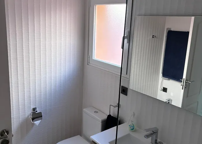 Beautiful Penthouse On Golden Mile, Near *