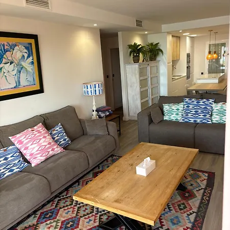 Апартаменты Beautiful Penthouse On Golden Mile, Near